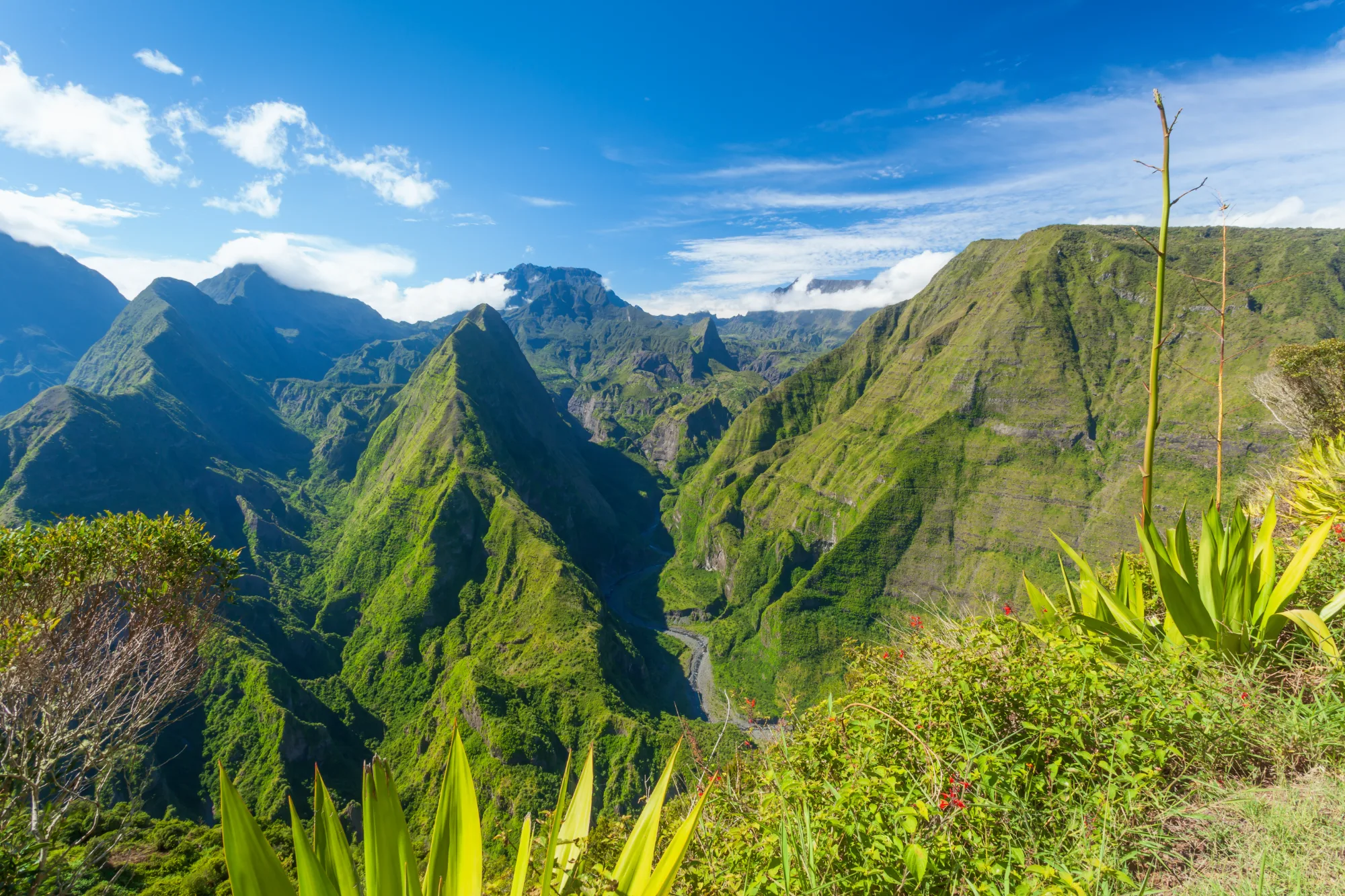 Paysage de montagne à La Réunion, location de voiture MultiAuto