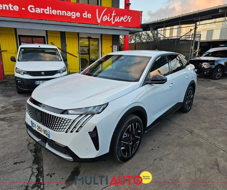 SUV Peugeot 3008 disponible à la location chez Multi Auto Réunion – confort et performance sur les routes de l'île